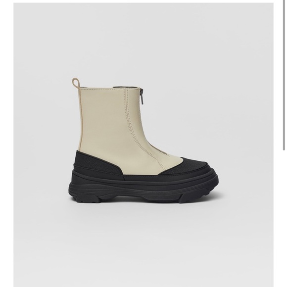 ✨SALE✨Zara zippered ankle boots  ✨SALE✨ - Picture 2 of 6